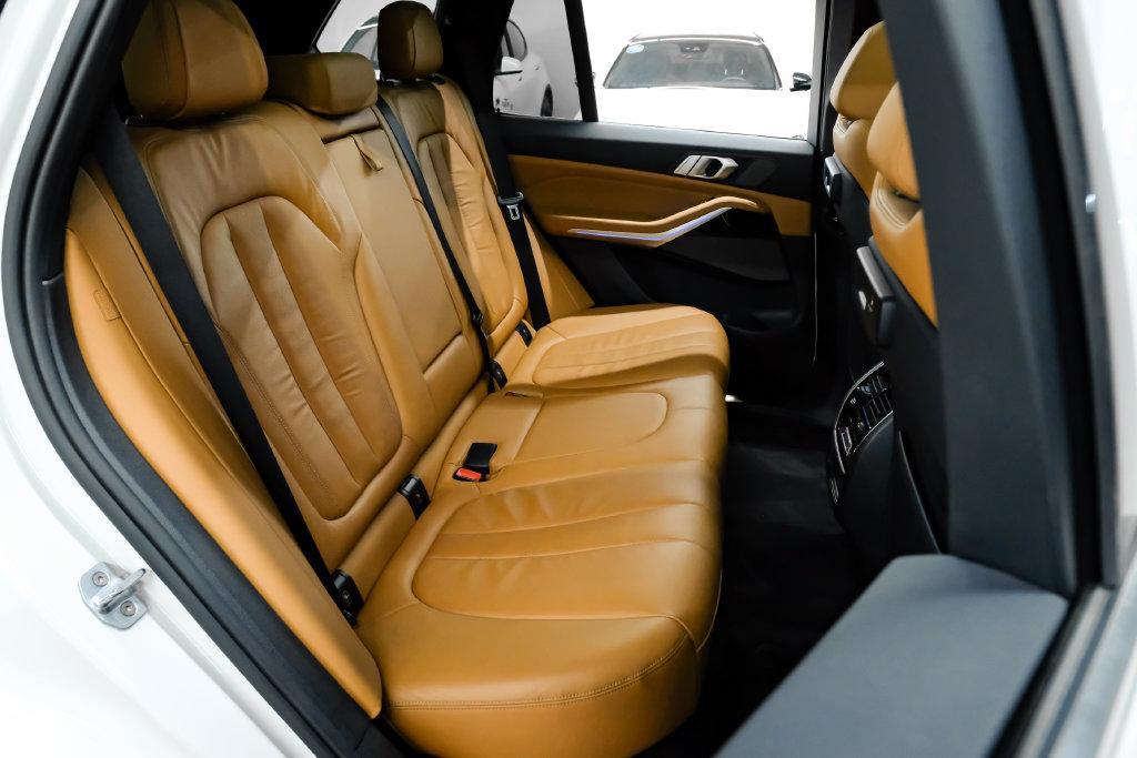 BMW X5 view 40