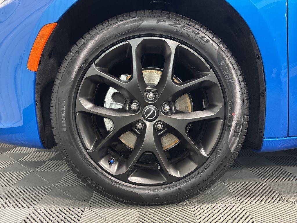 new 2026 Chrysler Pacifica car, priced at $48,323