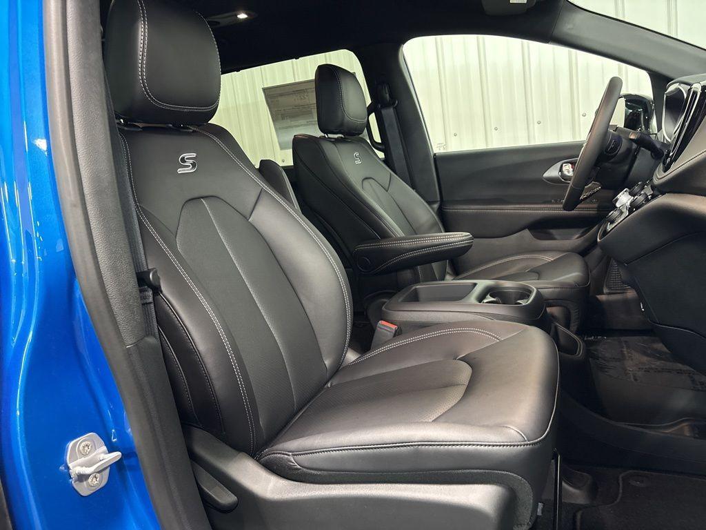 new 2026 Chrysler Pacifica car, priced at $48,323