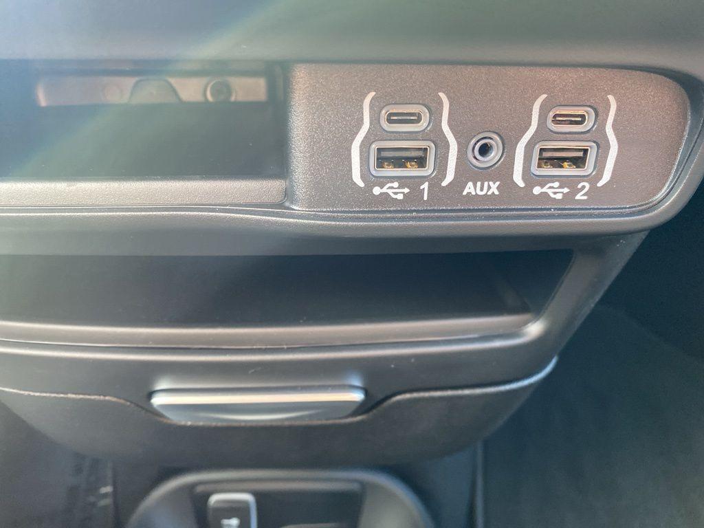 new 2025 Chrysler Pacifica car, priced at $38,927