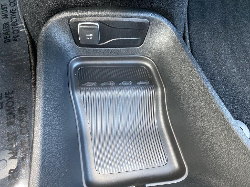 new 2025 Chrysler Pacifica car, priced at $38,927