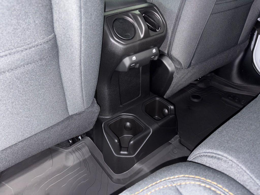 new 2025 Jeep Gladiator car, priced at $47,907