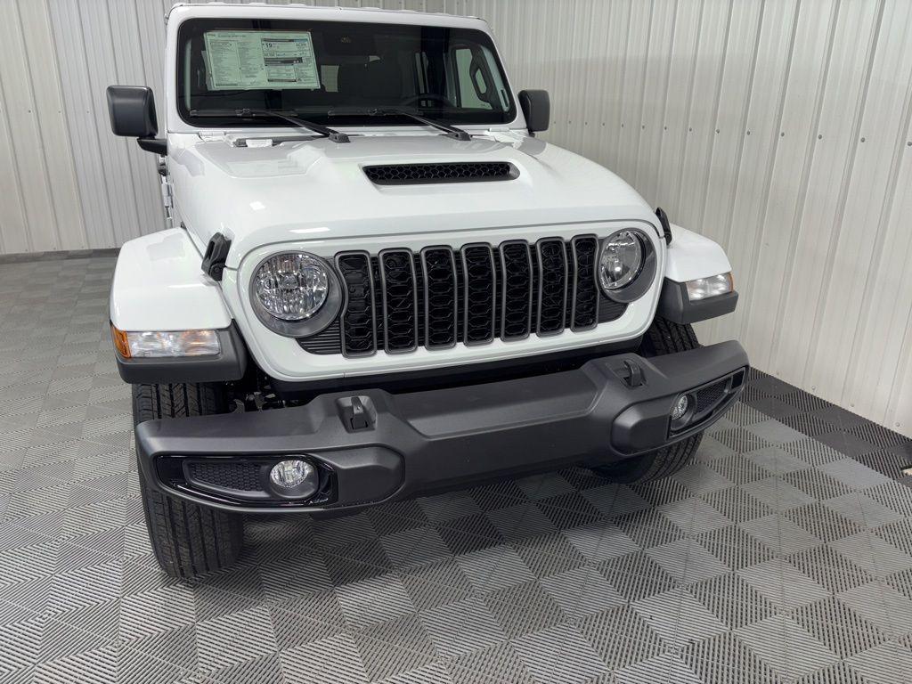 new 2025 Jeep Gladiator car, priced at $47,907