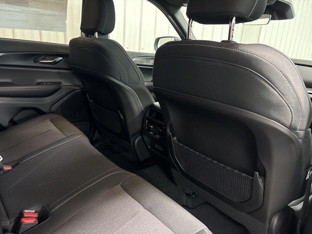 new 2025 Jeep Grand Cherokee car, priced at $40,229