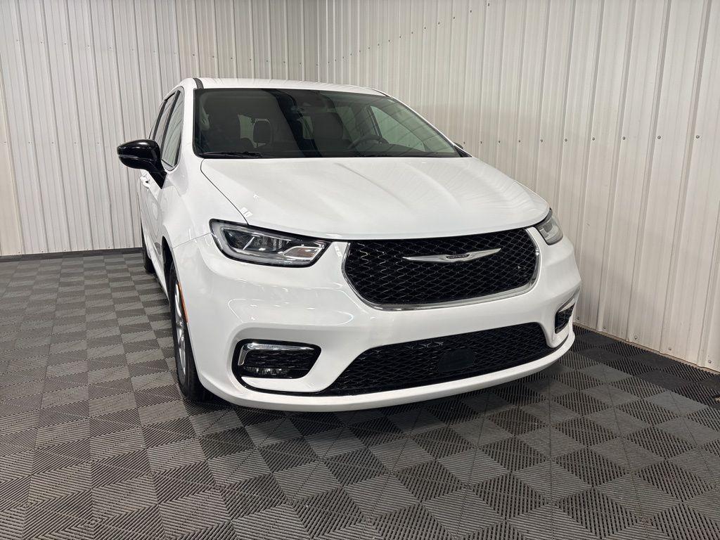 used 2024 Chrysler Pacifica car, priced at $27,999