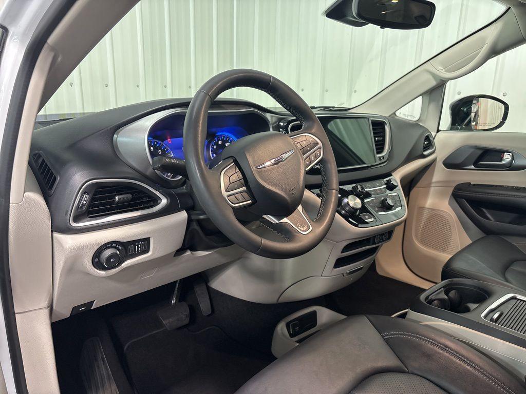 used 2024 Chrysler Pacifica car, priced at $27,999