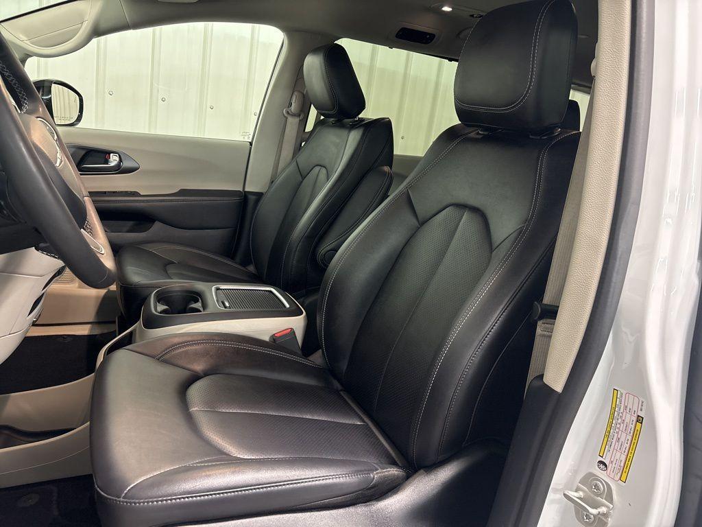 used 2024 Chrysler Pacifica car, priced at $27,999