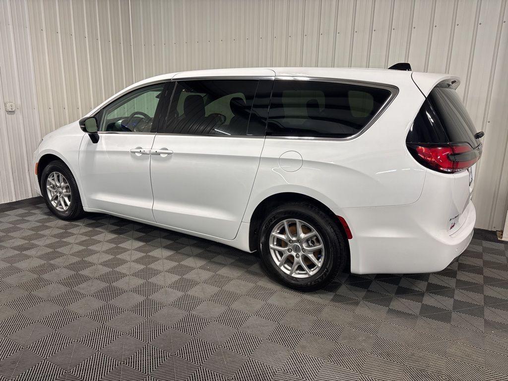 used 2024 Chrysler Pacifica car, priced at $27,999