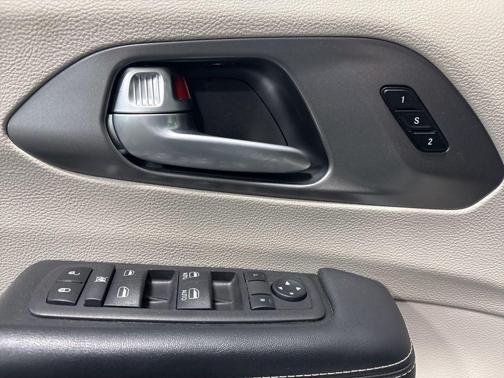 used 2024 Chrysler Pacifica car, priced at $27,999