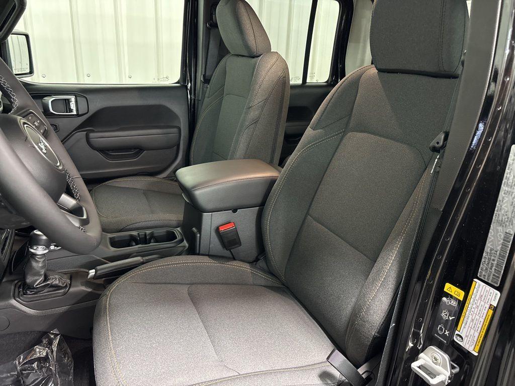 new 2025 Jeep Gladiator car, priced at $49,293