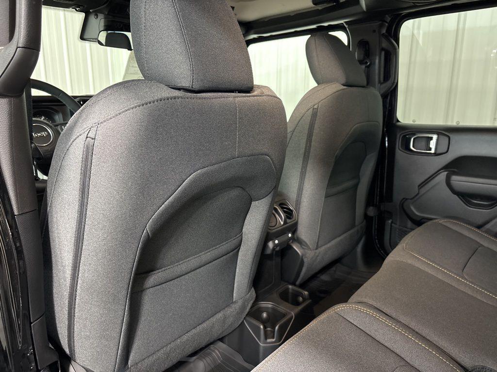 new 2025 Jeep Gladiator car, priced at $49,293