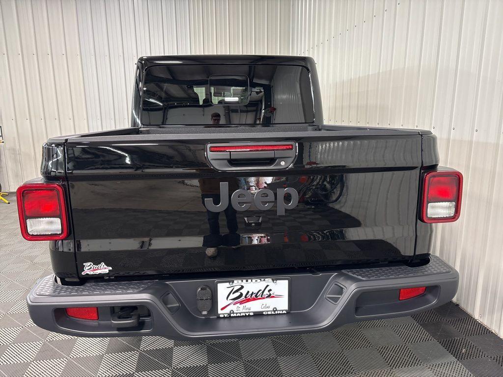 new 2025 Jeep Gladiator car, priced at $49,293