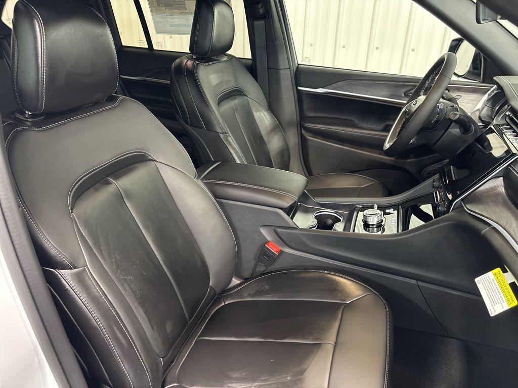 new 2025 Jeep Grand Cherokee car, priced at $48,759