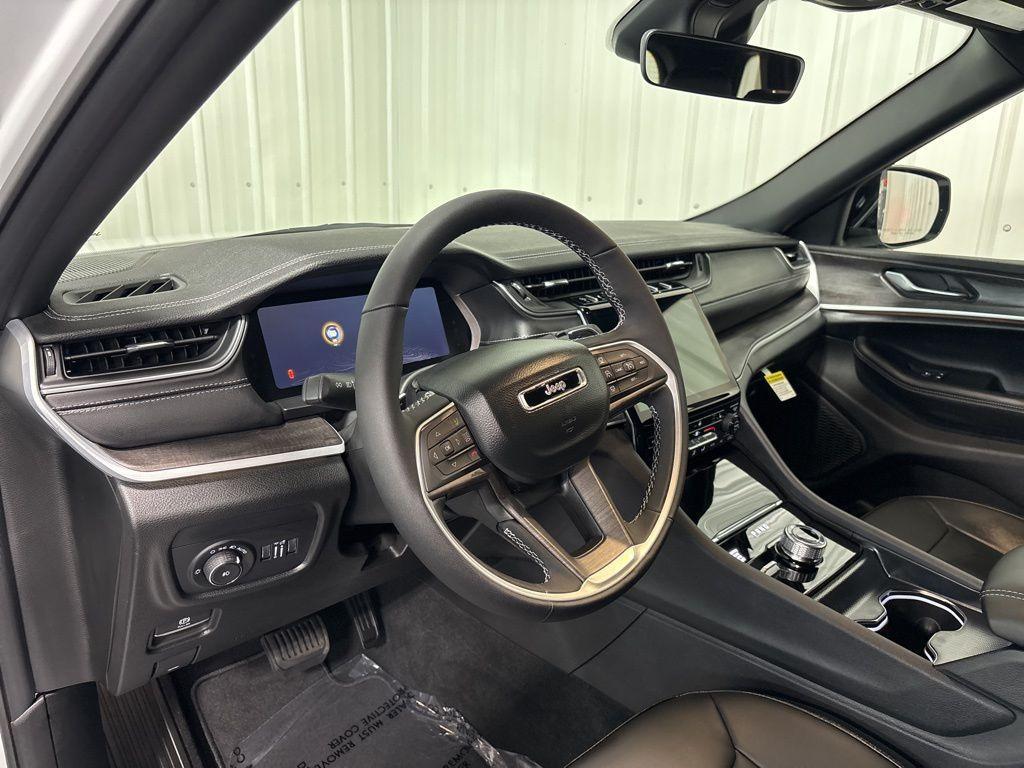 new 2025 Jeep Grand Cherokee car, priced at $48,759