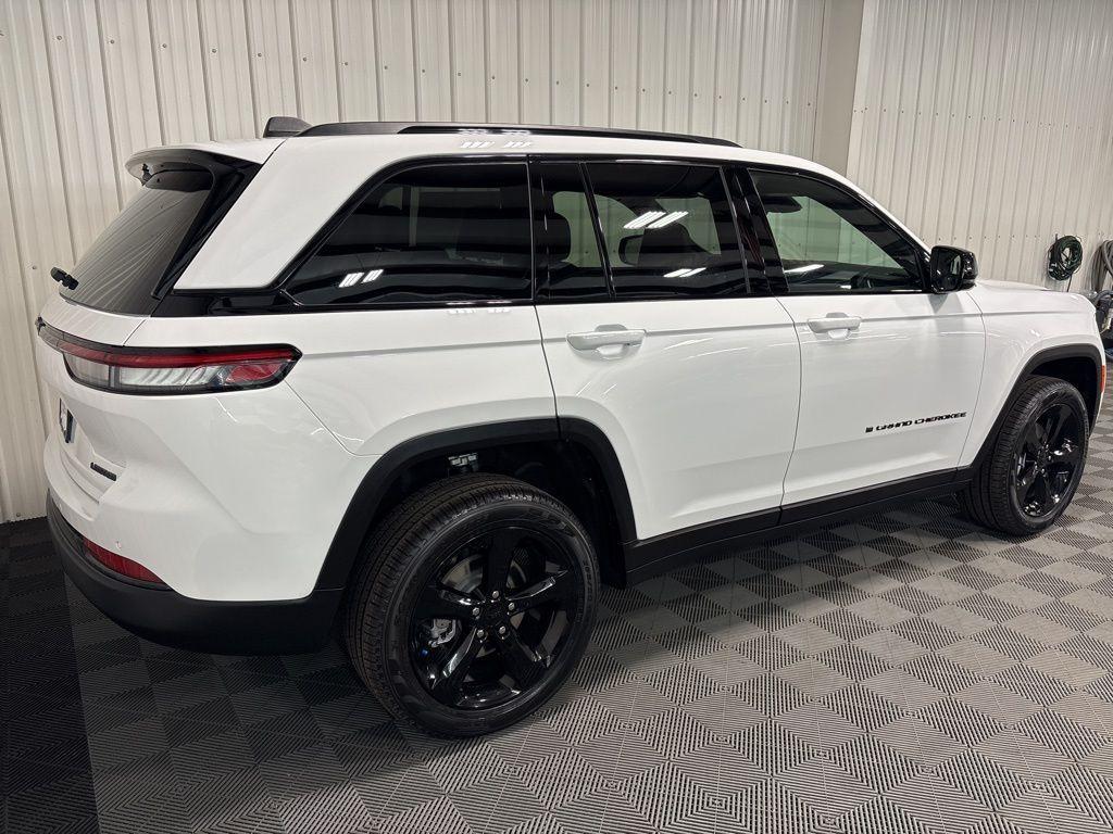 new 2025 Jeep Grand Cherokee car, priced at $48,759