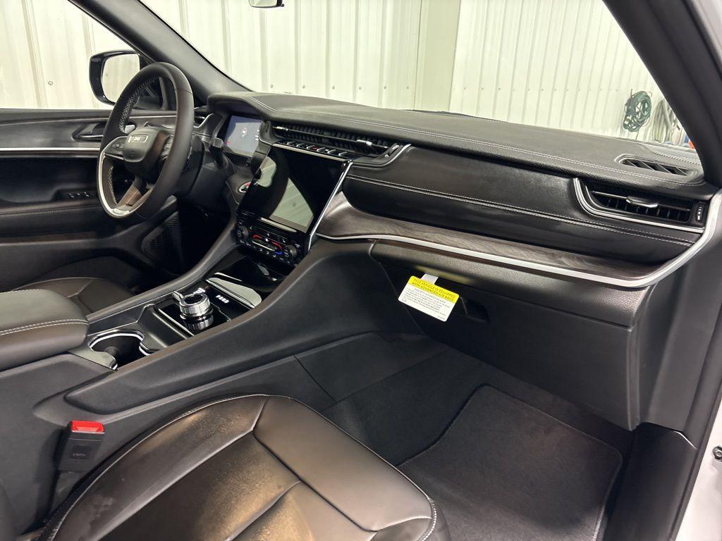 new 2025 Jeep Grand Cherokee car, priced at $48,759