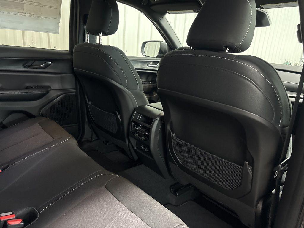 new 2025 Jeep Grand Cherokee car, priced at $40,665