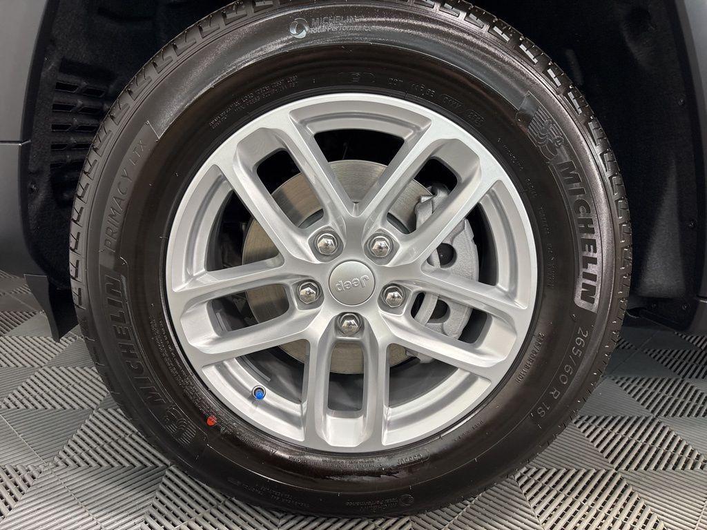 new 2025 Jeep Grand Cherokee car, priced at $40,665