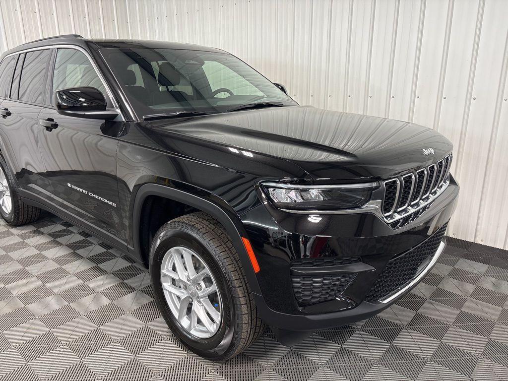 new 2025 Jeep Grand Cherokee car, priced at $40,665