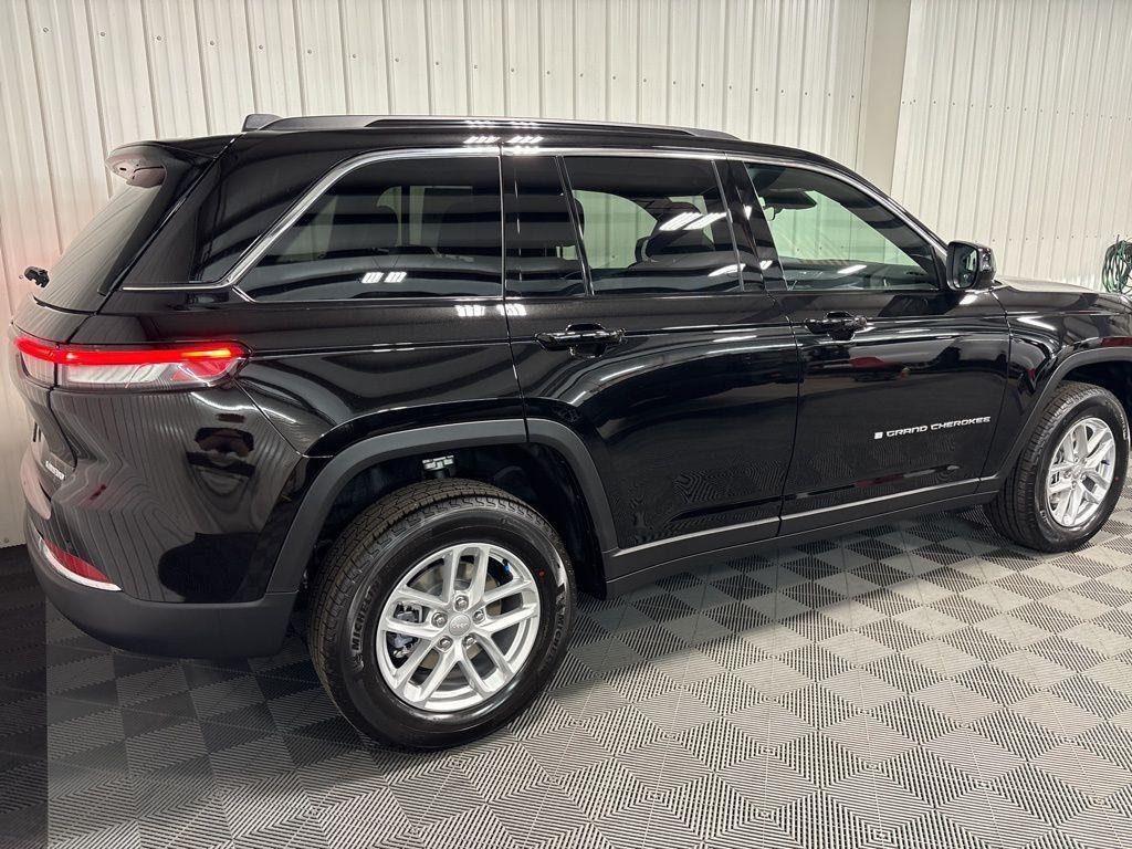 new 2025 Jeep Grand Cherokee car, priced at $40,665