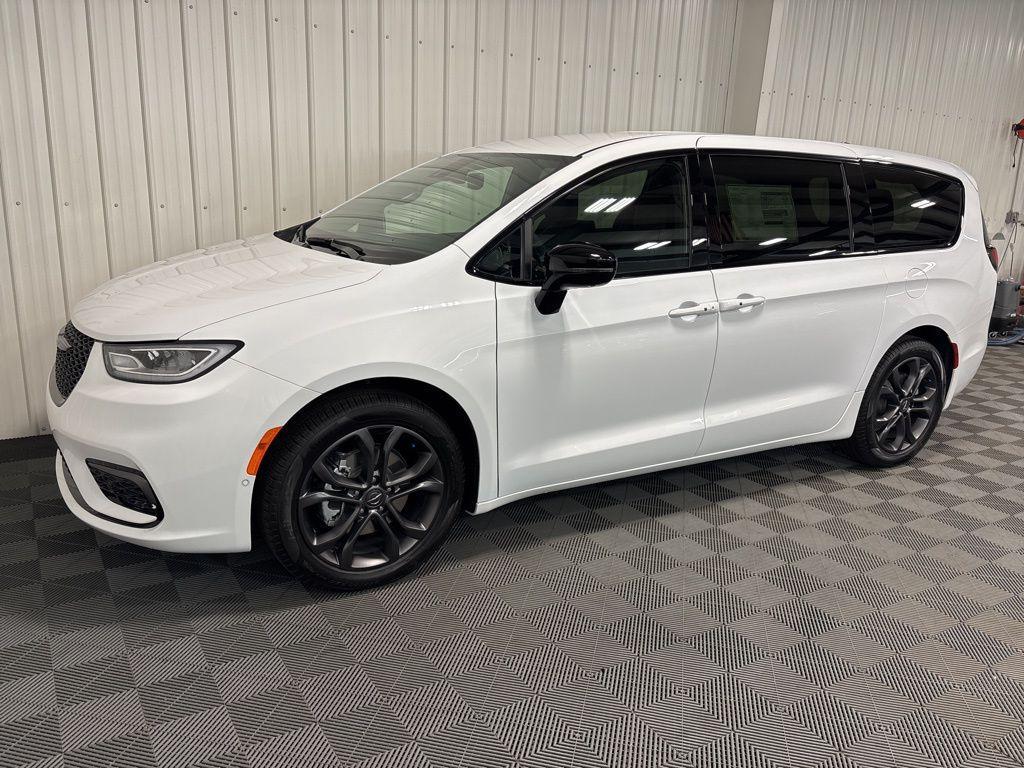 new 2026 Chrysler Pacifica car, priced at $45,523