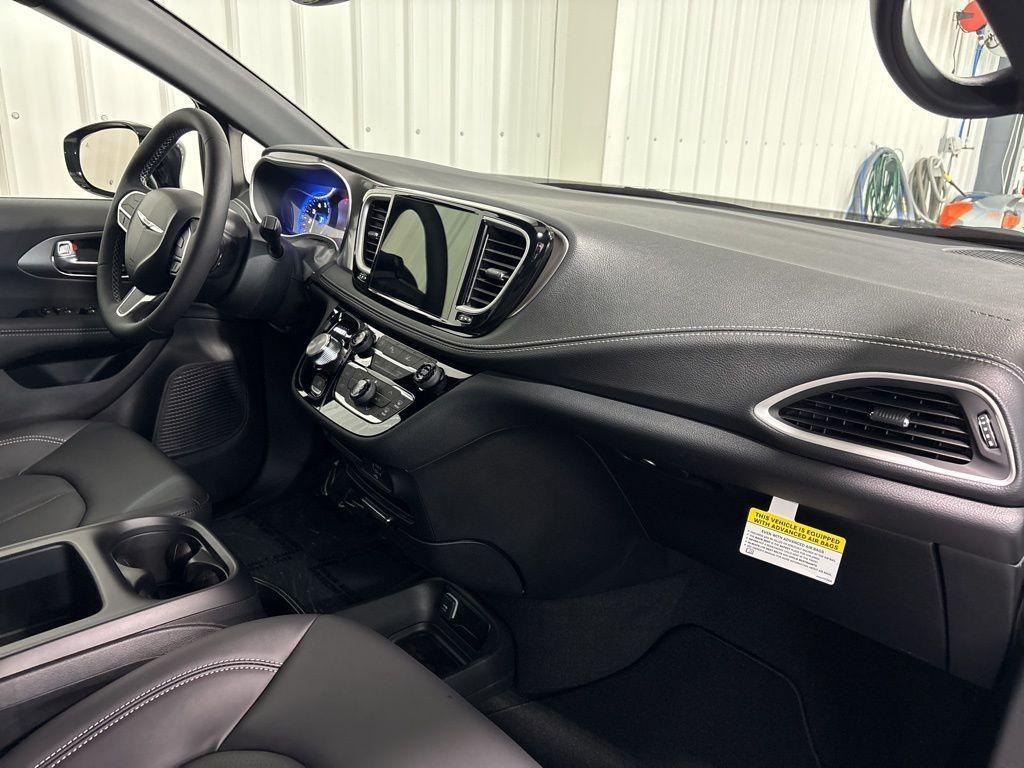 new 2026 Chrysler Pacifica car, priced at $45,568