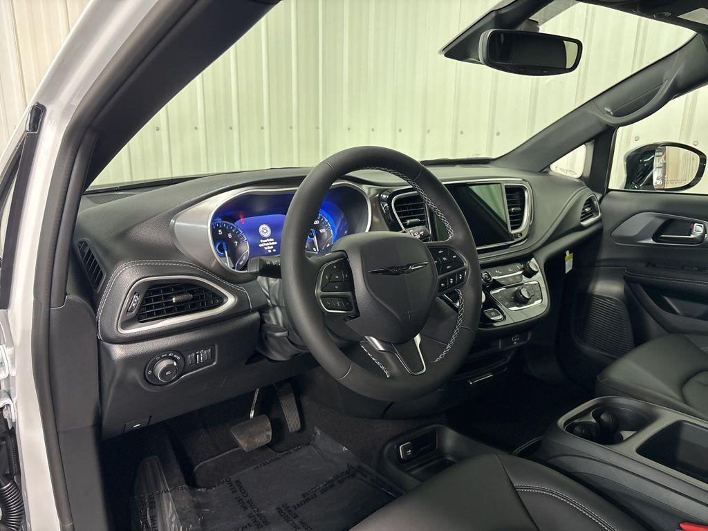 new 2026 Chrysler Pacifica car, priced at $45,568