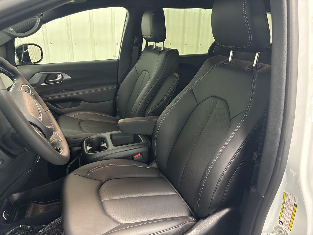 new 2026 Chrysler Pacifica car, priced at $45,523