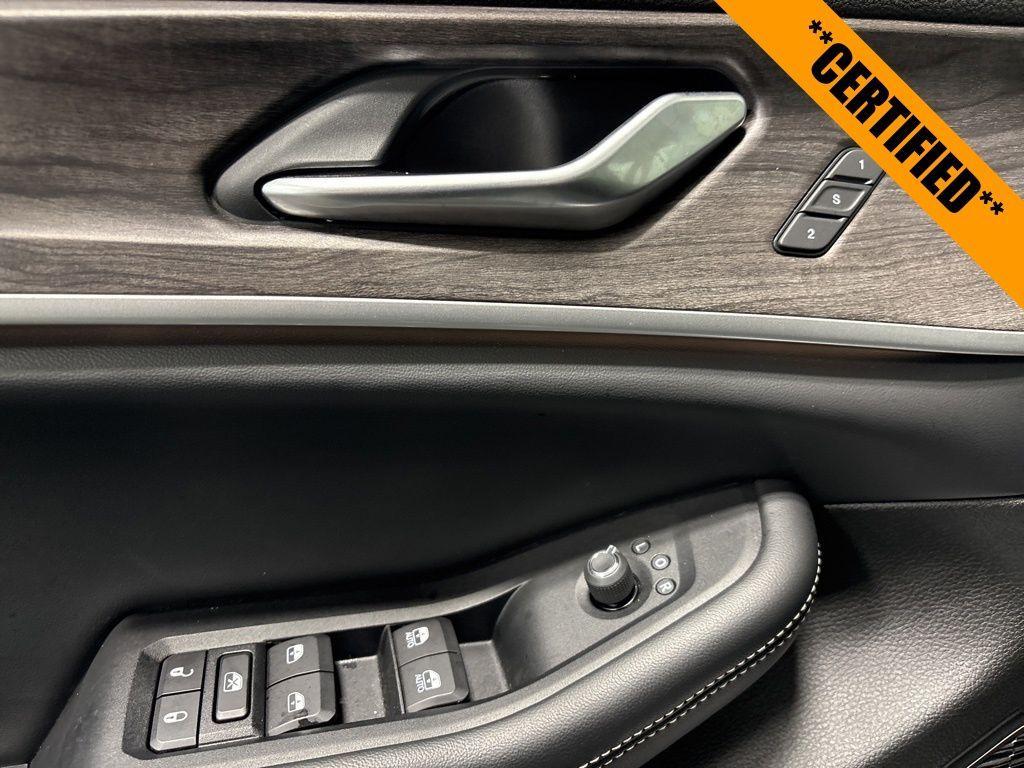 used 2023 Jeep Grand Cherokee car, priced at $32,999