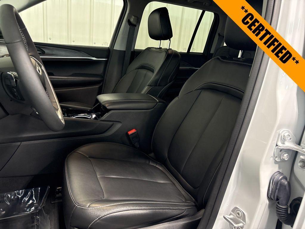 used 2023 Jeep Grand Cherokee car, priced at $32,999