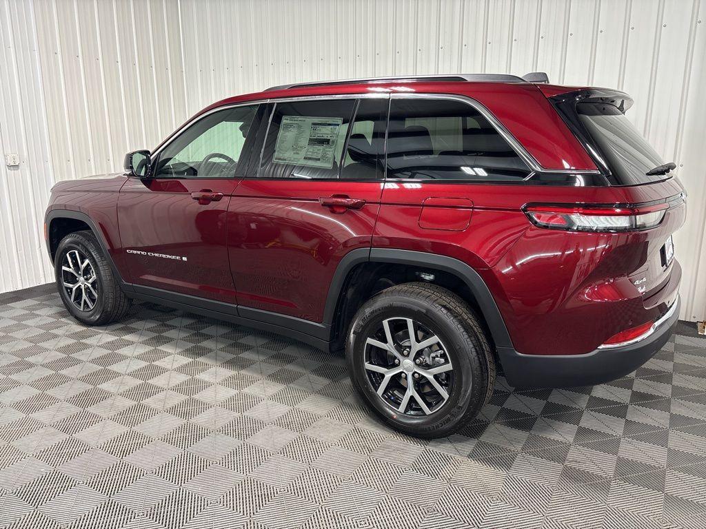 new 2025 Jeep Grand Cherokee car, priced at $47,738