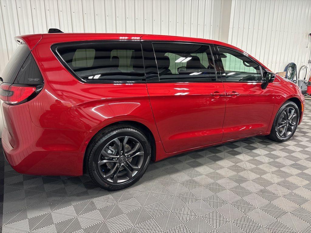 new 2026 Chrysler Pacifica car, priced at $46,630