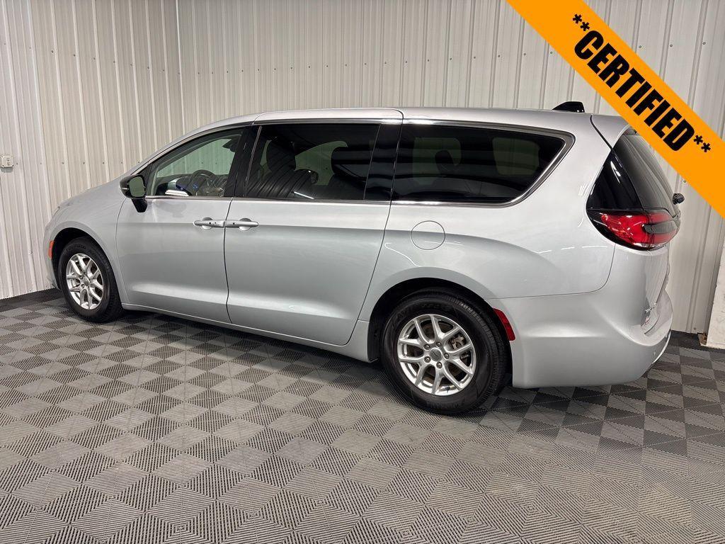 used 2024 Chrysler Pacifica car, priced at $29,999