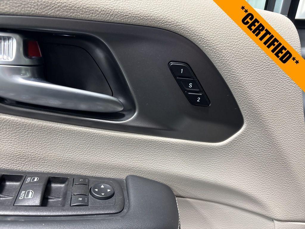 used 2024 Chrysler Pacifica car, priced at $29,999