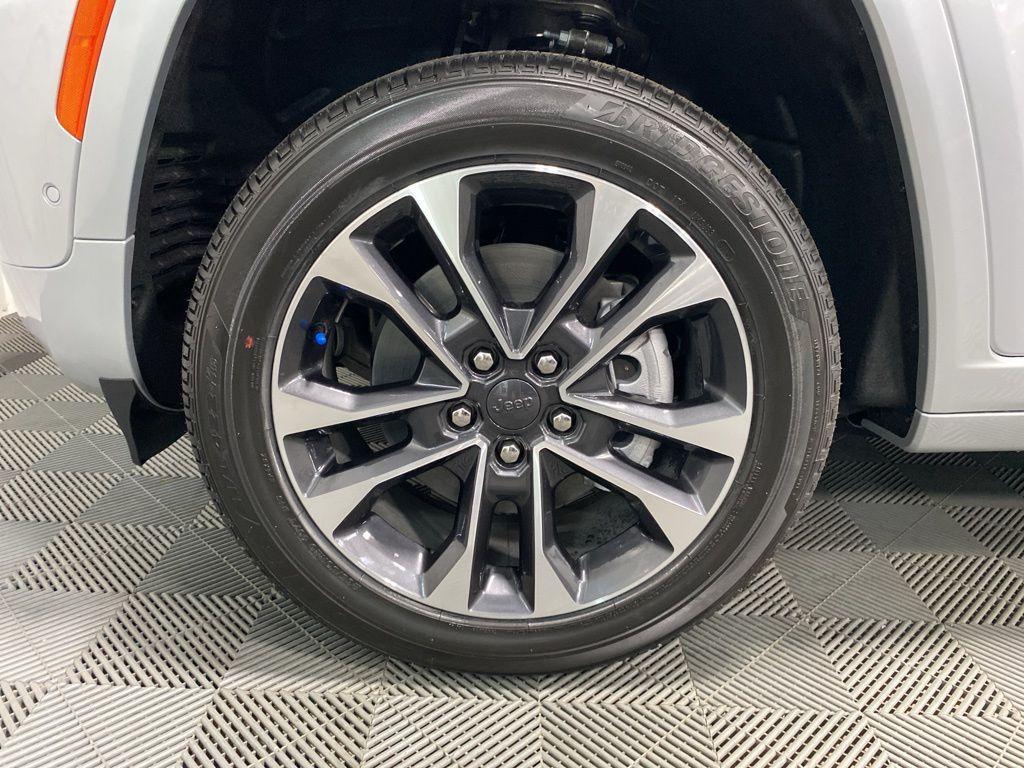 new 2025 Jeep Grand Cherokee L car, priced at $62,392