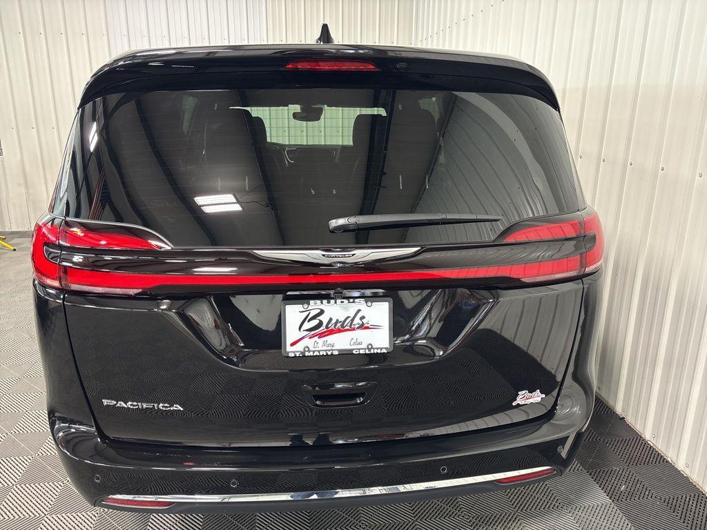 new 2026 Chrysler Pacifica car, priced at $45,568