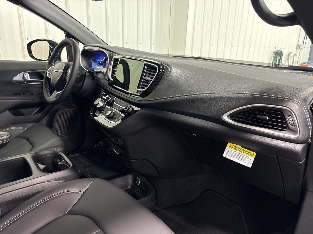 new 2026 Chrysler Pacifica car, priced at $45,568