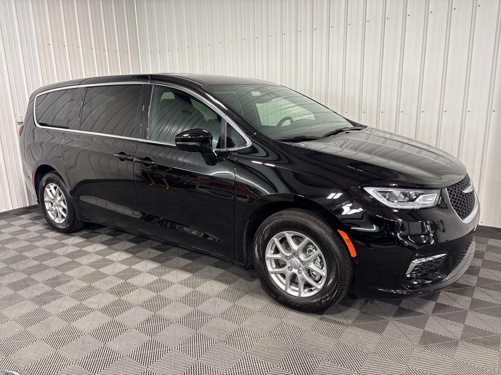 new 2026 Chrysler Pacifica car, priced at $45,568