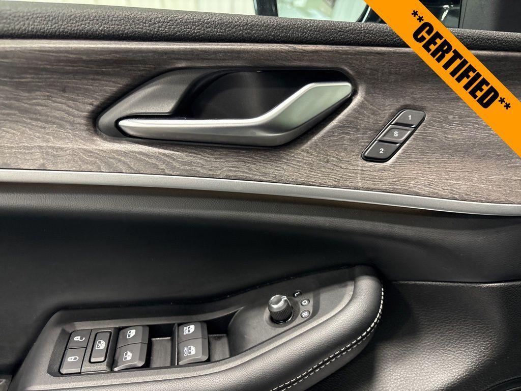 used 2023 Jeep Grand Cherokee car, priced at $34,499