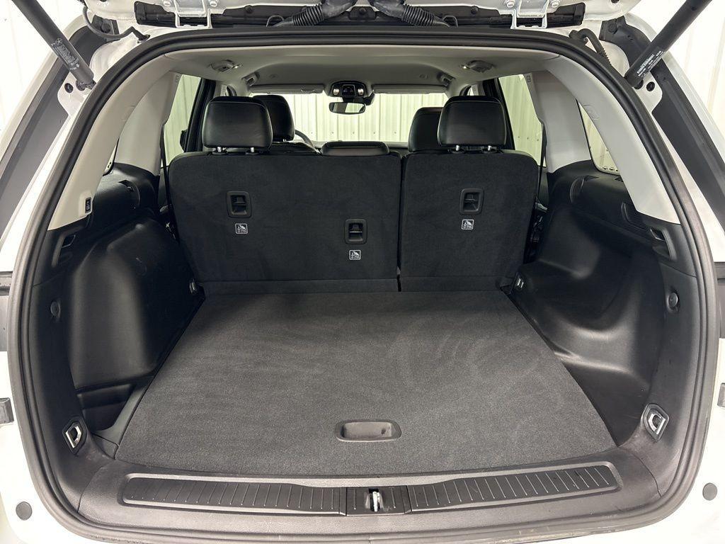 used 2023 Jeep Grand Cherokee car, priced at $32,994