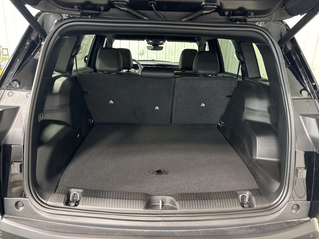 new 2026 Jeep Cherokee car, priced at $41,931