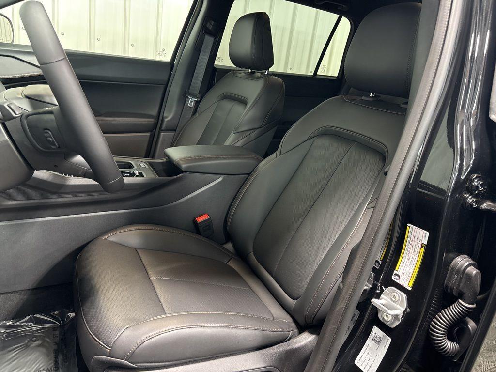 new 2026 Jeep Cherokee car, priced at $41,931