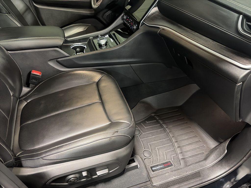 used 2025 Jeep Grand Cherokee car, priced at $38,991