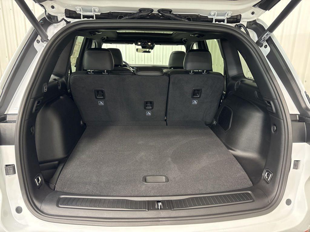 new 2026 Jeep Grand Cherokee car, priced at $50,410