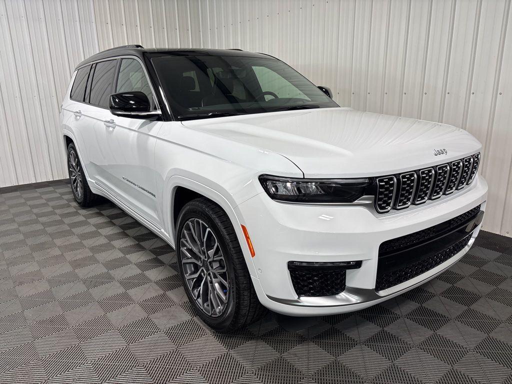 new 2025 Jeep Grand Cherokee L car, priced at $69,674