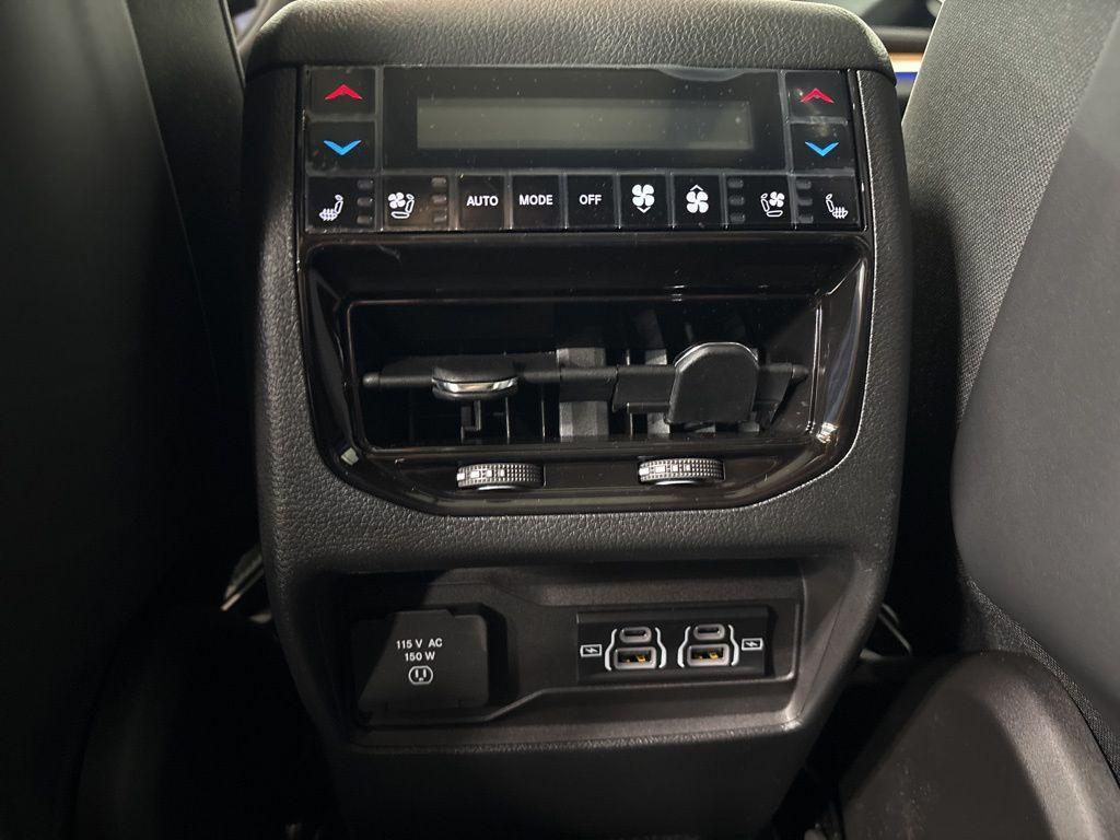 new 2025 Jeep Grand Cherokee L car, priced at $69,674