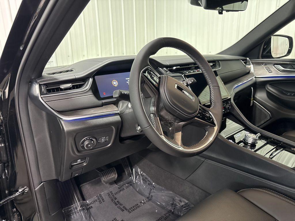 new 2025 Jeep Grand Cherokee car, priced at $62,493
