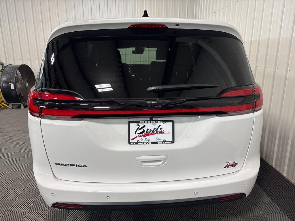 new 2026 Chrysler Pacifica car, priced at $46,184