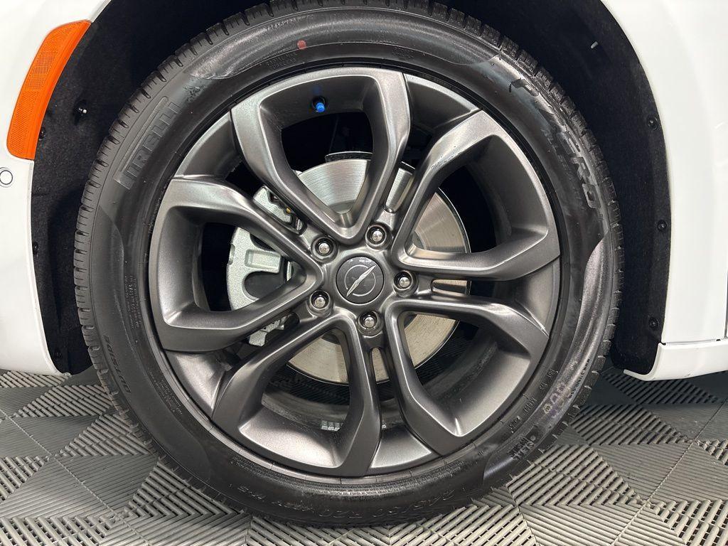 new 2026 Chrysler Pacifica car, priced at $46,184