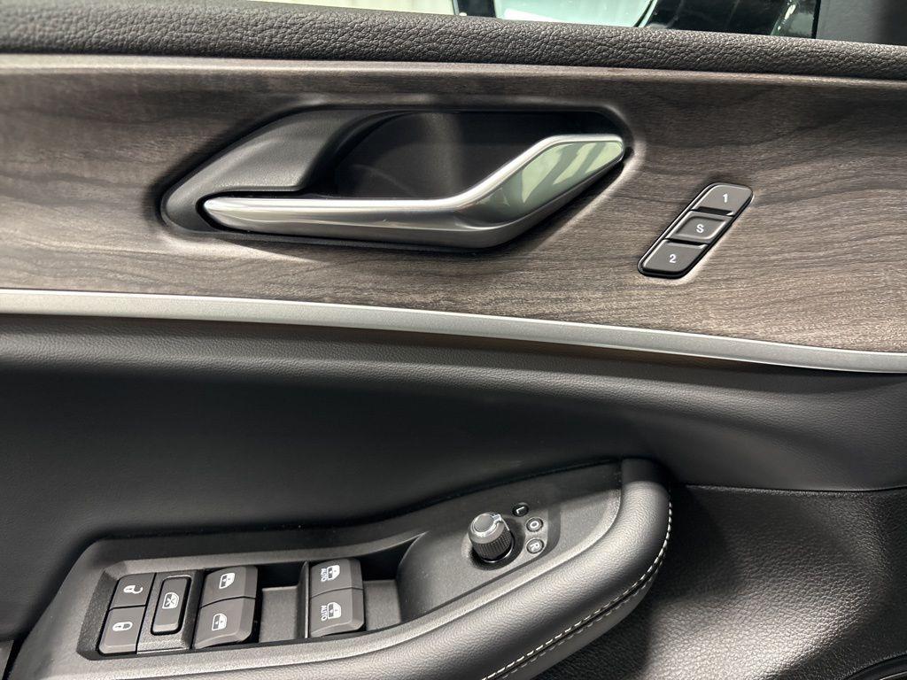 new 2025 Jeep Grand Cherokee L car, priced at $51,255